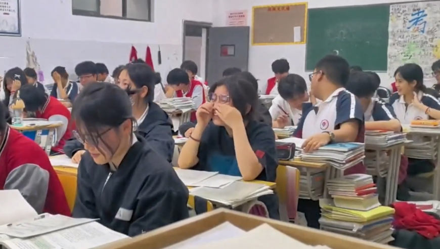 胡锡进评特朗普发起“关税战”,澳门精准资料大全免费香港功能,公开决策资料解释落实_公测版V10.53